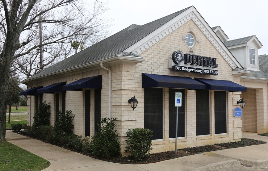 Outisde view of Flower Mound dental office